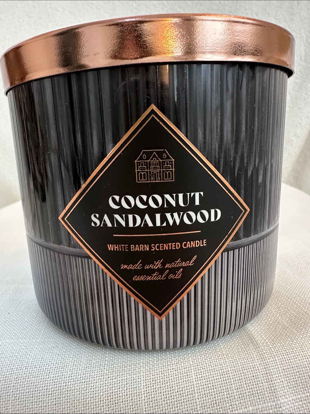 White Barn Bath and Body Works- Coconut Sandalwood 3 wick NWT